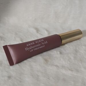 Anne Klein Mauve Lip Treatment with Gold Cap